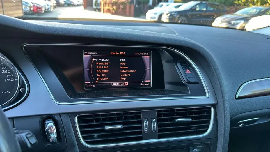AUDI A4 -
