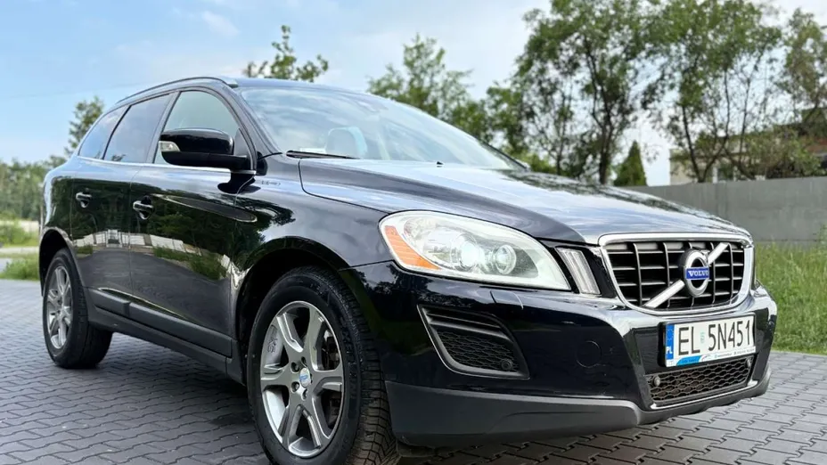 VOLVO XC60 -
