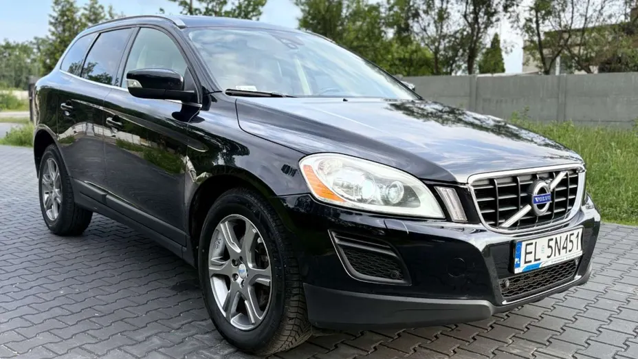 VOLVO XC60 -