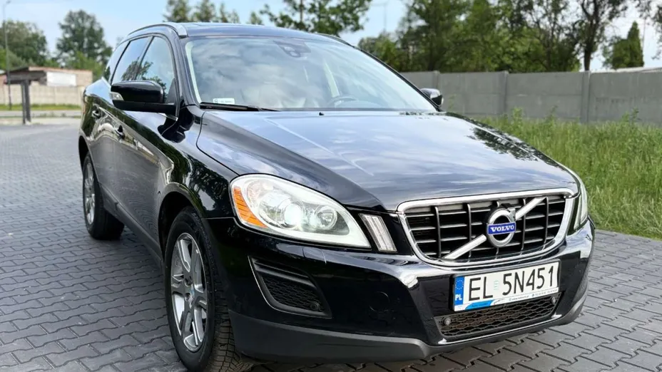 VOLVO XC60 -