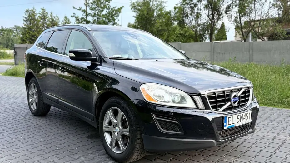 VOLVO XC60 -
