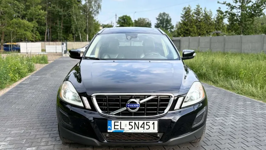 VOLVO XC60 -