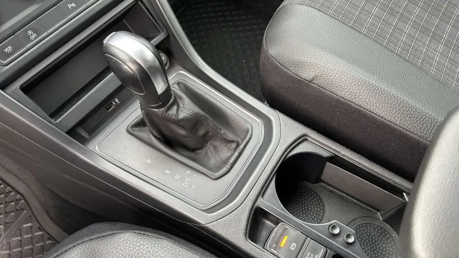 VOLKSWAGEN Touran -