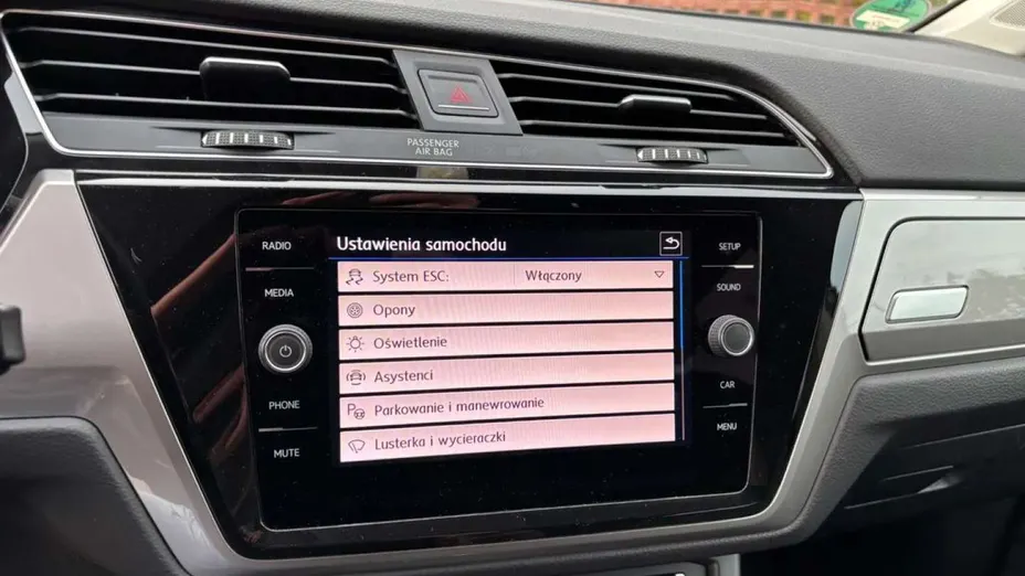 VOLKSWAGEN Touran -