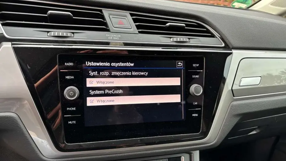 VOLKSWAGEN Touran -