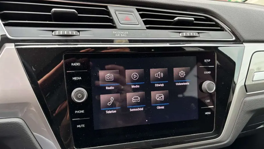 VOLKSWAGEN Touran -