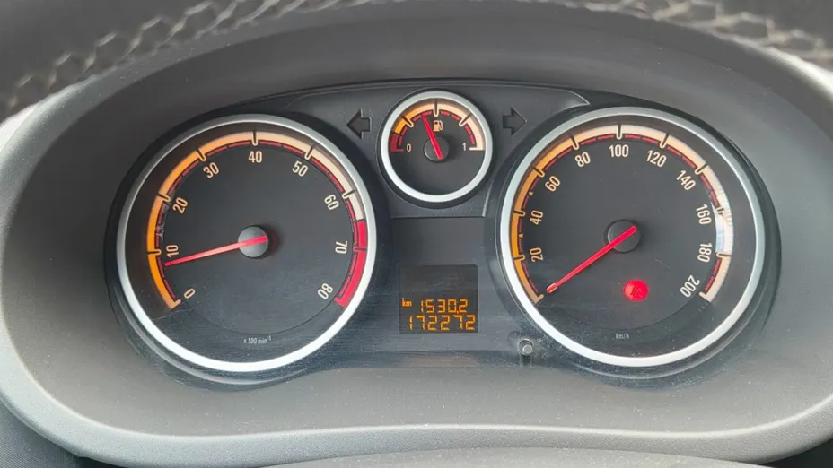 OPEL Corsa -