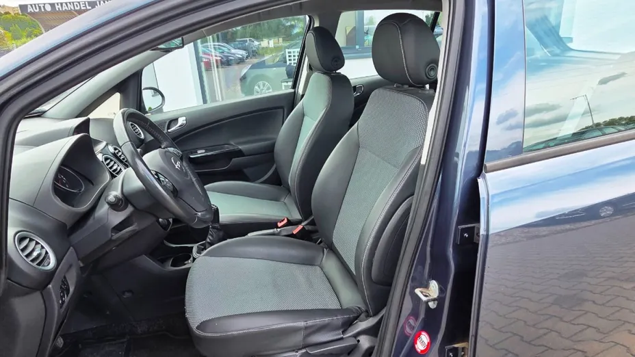 OPEL Corsa -