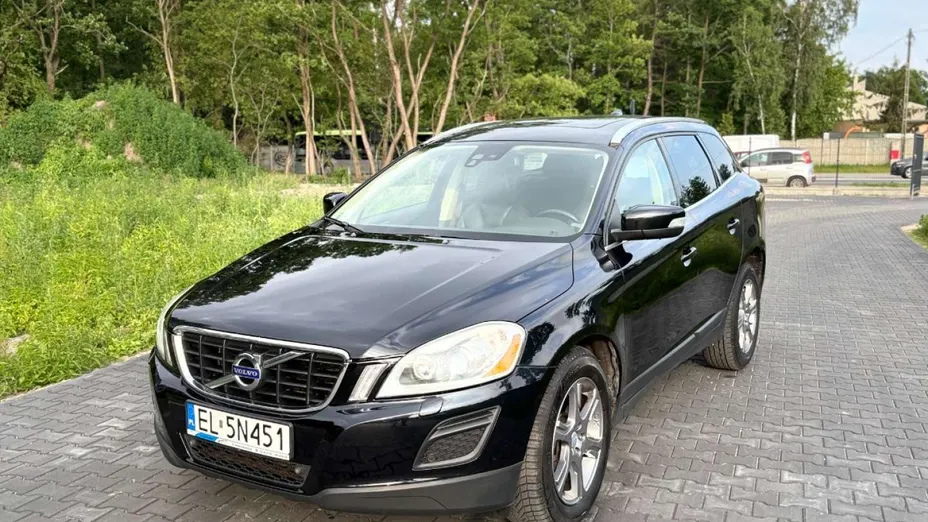 VOLVO XC60 -