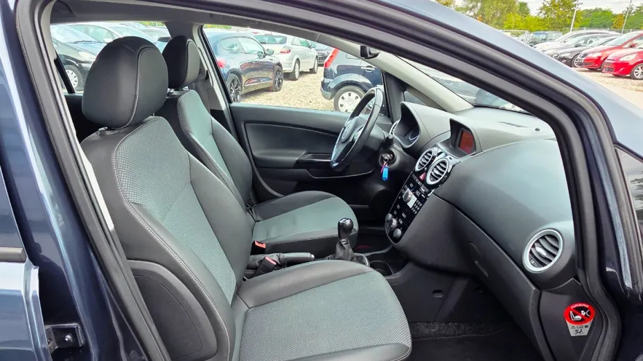 OPEL Corsa -