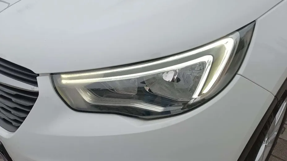 OPEL Grandland X -