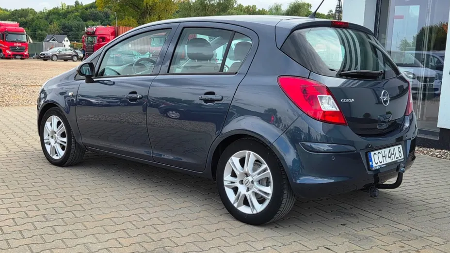 OPEL Corsa -