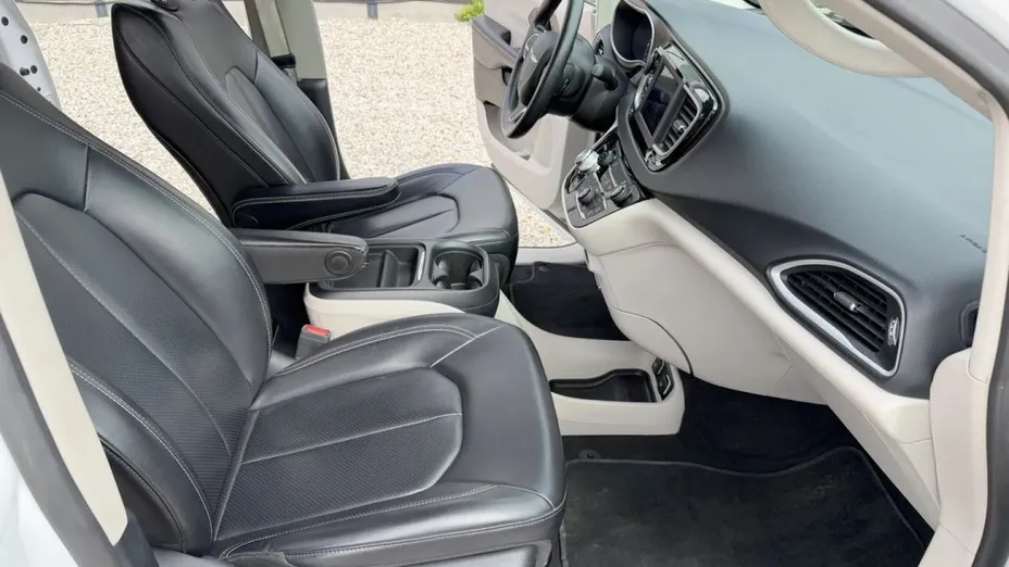 CHRYSLER Voyager -