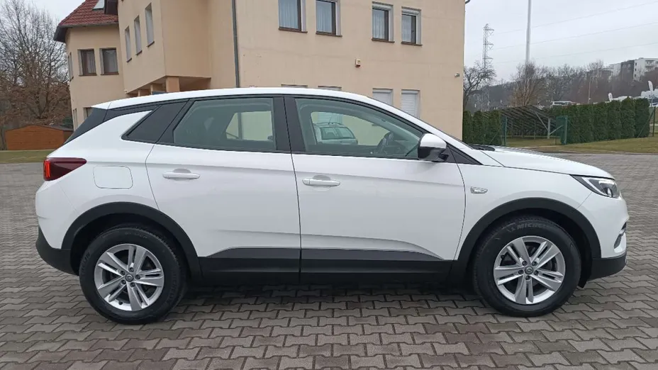 OPEL Grandland X -