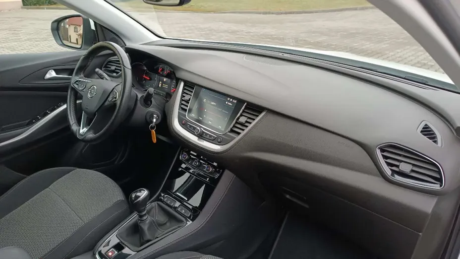 OPEL Grandland X -