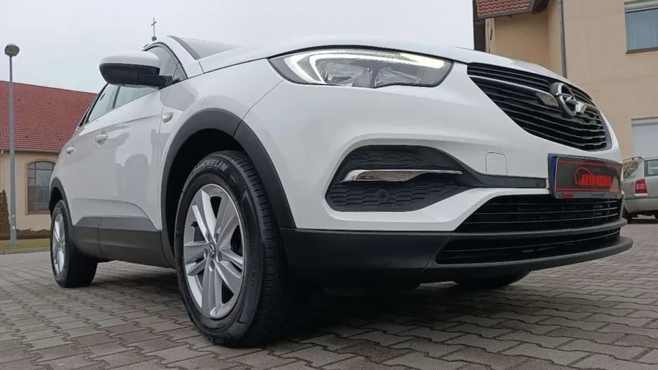 OPEL Grandland X -
