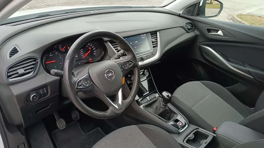 OPEL Grandland X -
