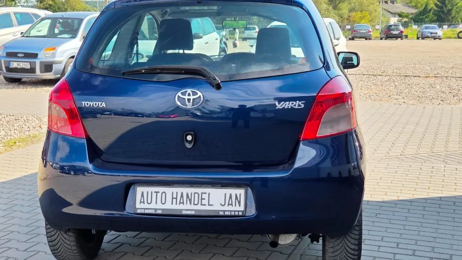TOYOTA Yaris -