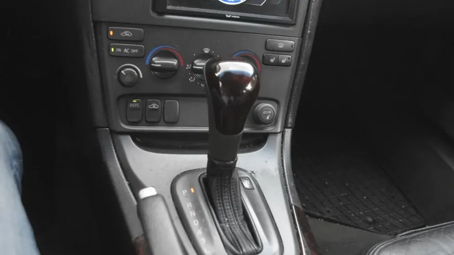 VOLVO S80 -