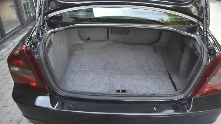 VOLVO S80 -