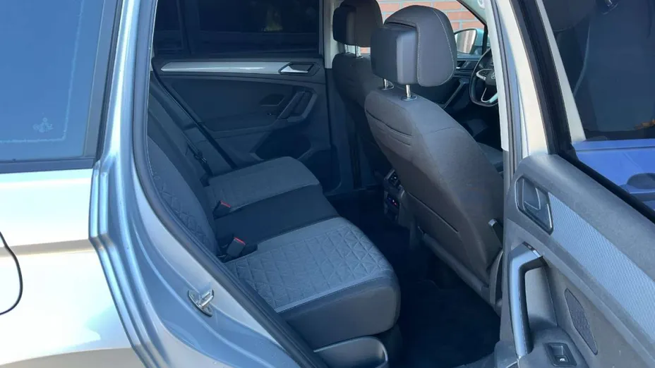 VOLKSWAGEN Tiguan -