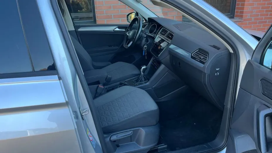 VOLKSWAGEN Tiguan -