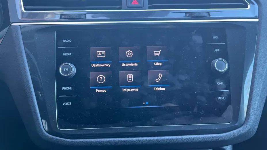 VOLKSWAGEN Tiguan -