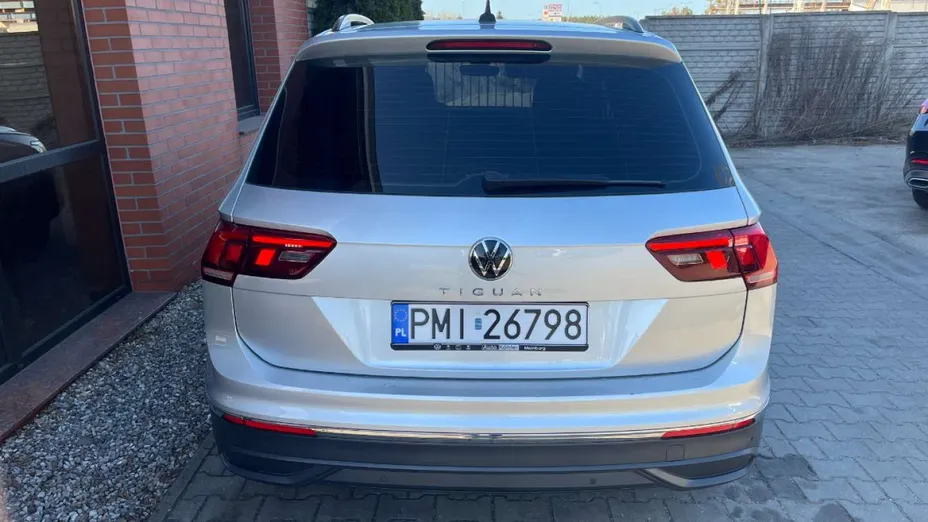 VOLKSWAGEN Tiguan -