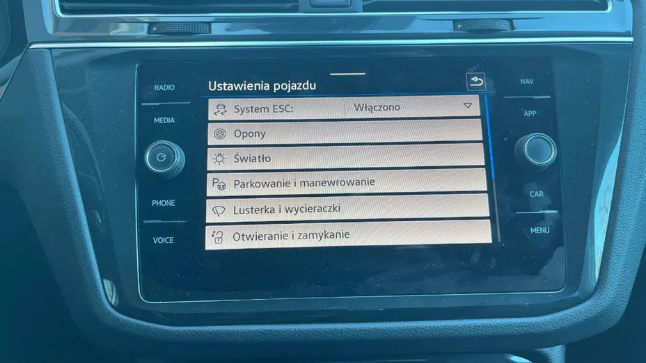 VOLKSWAGEN Tiguan -