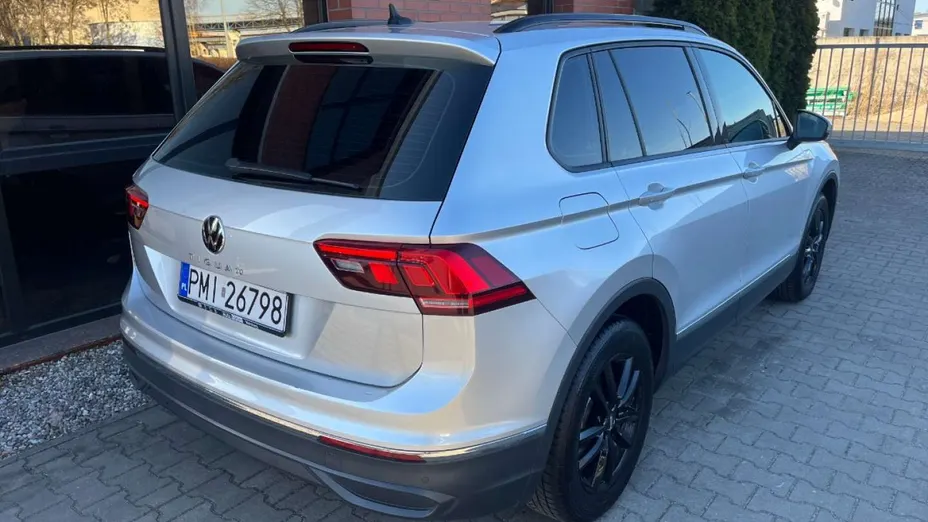 VOLKSWAGEN Tiguan -
