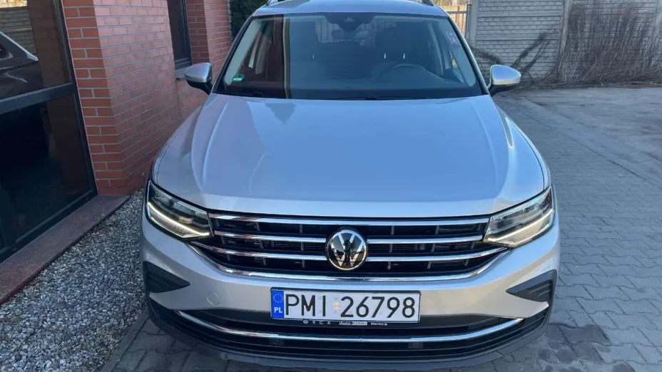 VOLKSWAGEN Tiguan -