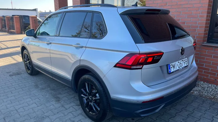 VOLKSWAGEN Tiguan -