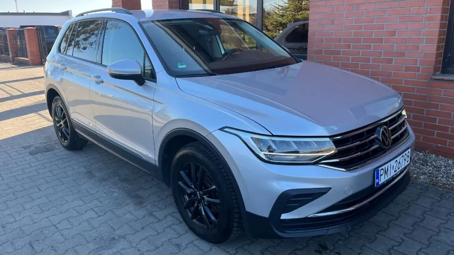 VOLKSWAGEN Tiguan -