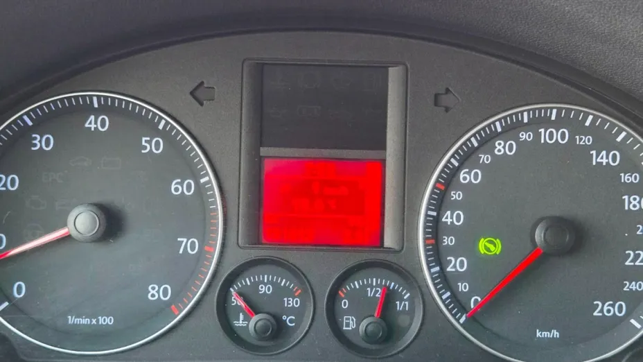 VOLKSWAGEN Golf -