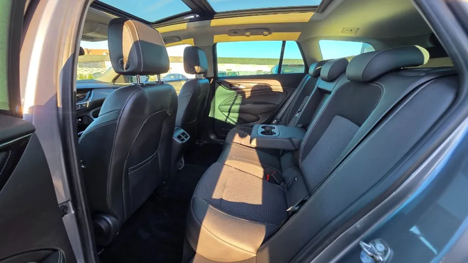 OPEL Insignia -