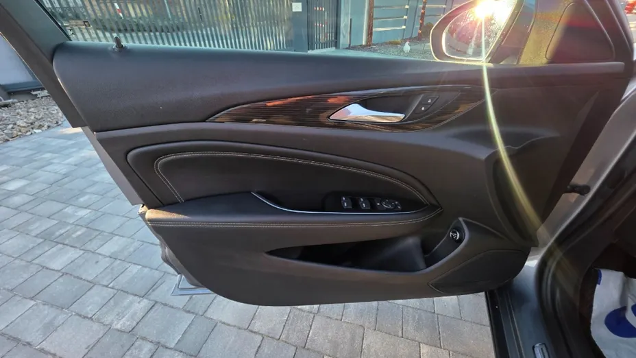 OPEL Insignia -