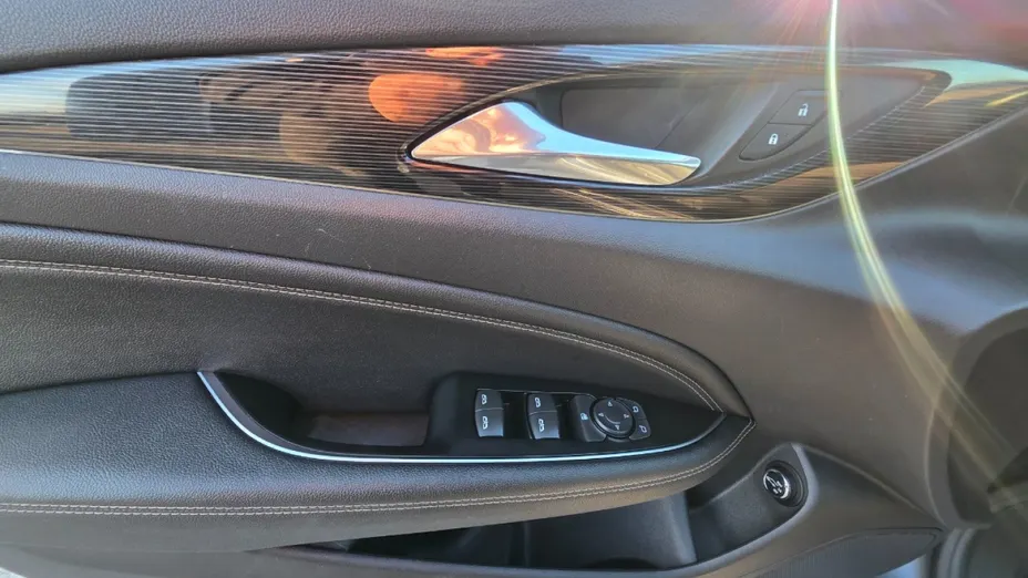 OPEL Insignia -