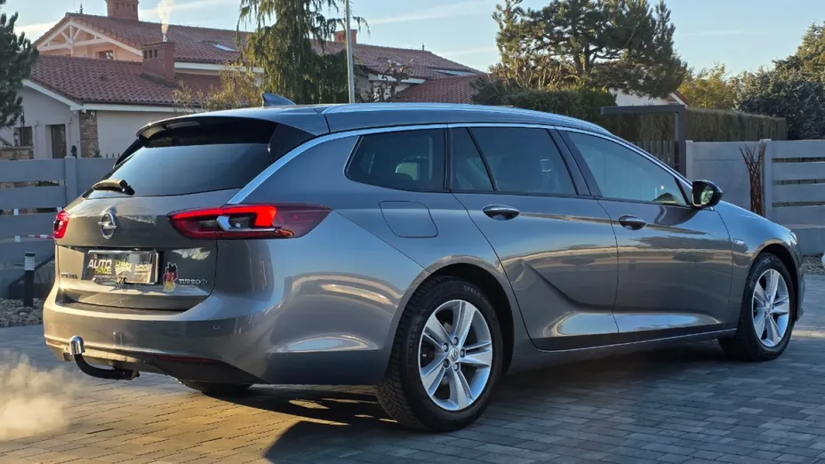 OPEL Insignia -