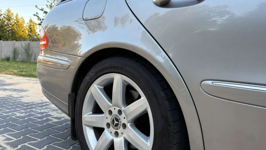 MERCEDES-BENZ E Klasa -