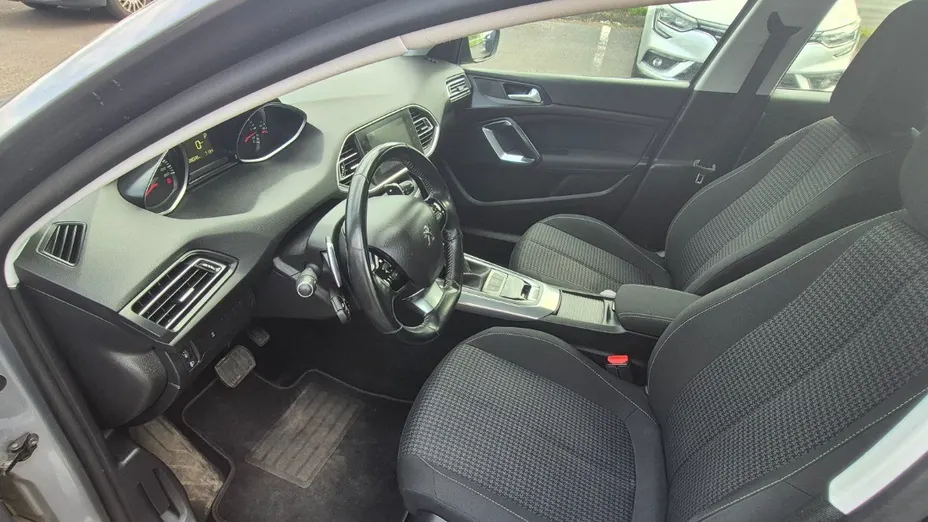 PEUGEOT 308 -
