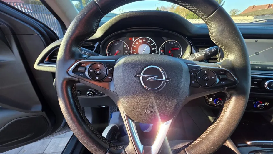 OPEL Insignia -