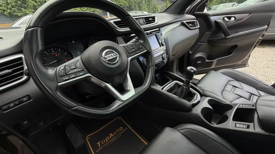 NISSAN Qashqai -