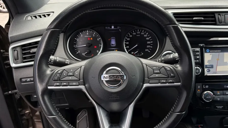NISSAN Qashqai -