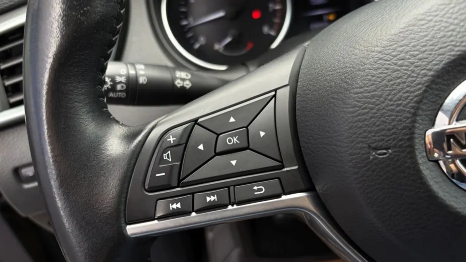 NISSAN Qashqai -