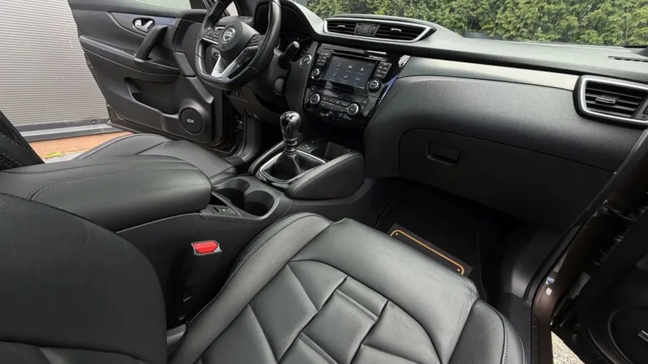 NISSAN Qashqai -