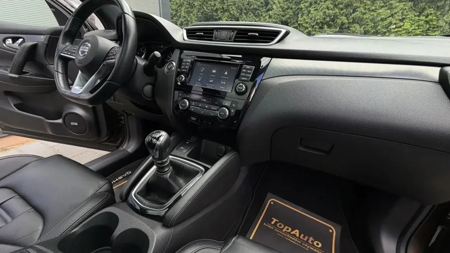 NISSAN Qashqai -