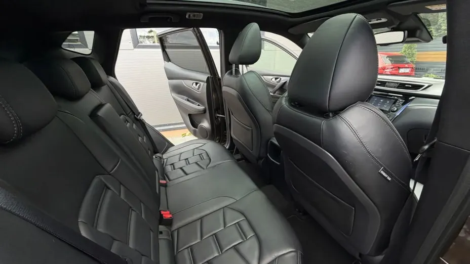 NISSAN Qashqai -