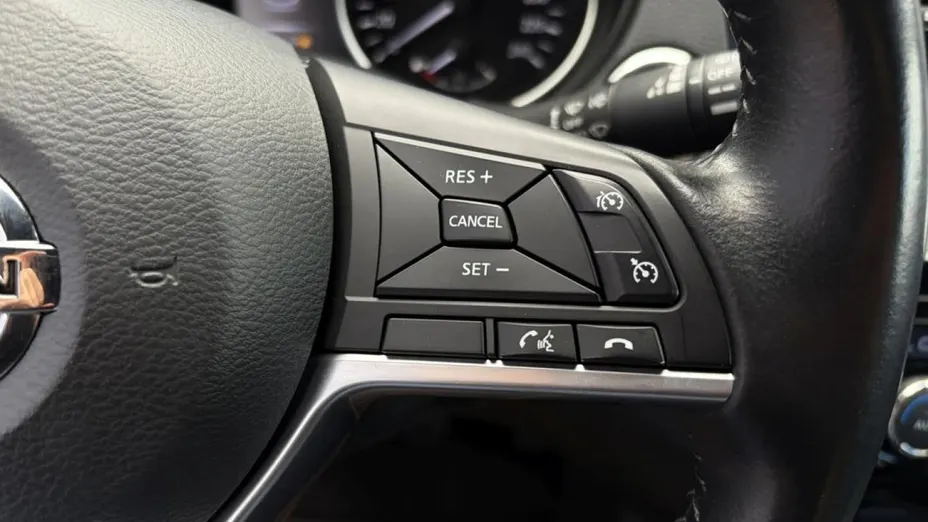 NISSAN Qashqai -