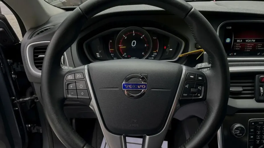 VOLVO V40 Cross Country -
