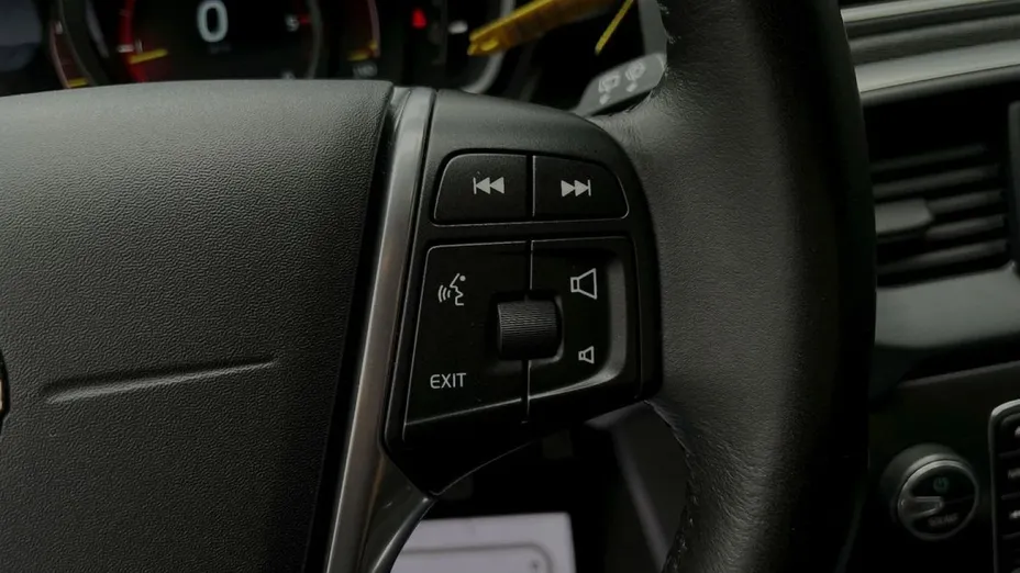VOLVO V40 Cross Country -